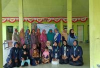 Mahasiswa kelompok KKN 32 UTM Saat foto bersama para warga desa setempat usah melakukan pelatihan