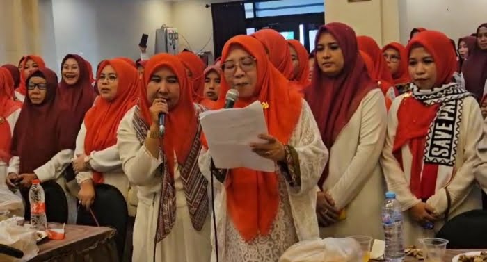 SPS saat deklarasi kemenangan pasangan Khofifah-Emil di pilkada jatim