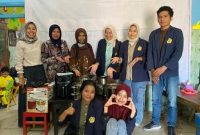 Peserta KKN-T Saat memberikan solusi atas permasalahan sosial dan ekonomi yang dihadapi masyarakat lokal.