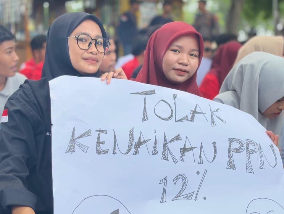 GMNI Cabang Sampang saat gelar aksi di Depan Hedung DPRD