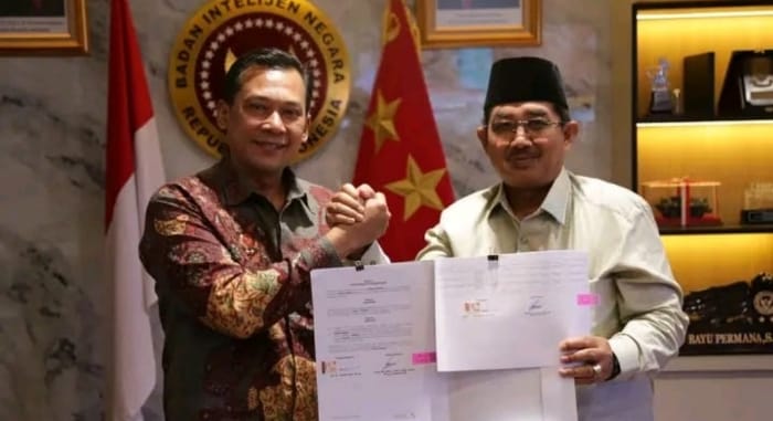 Bupati tanjabbar Barat, melakukan penandatanganan naskah perjanjian hibah barang milik daerah dengan Badan Intelijen Negara (BIN) 