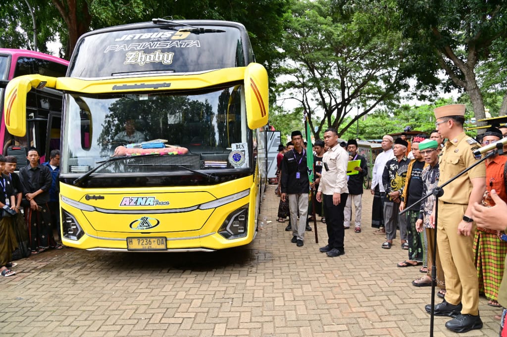 Bupati Egi Lepas 1.541 Santri Kembali ke Pondok Pesantren