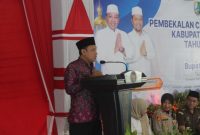 Kabag kesra Sampang Drs. Zaiful Muqaddas saat berikan sambitan 