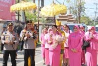 Kapolda Jambi Bersama ketua Bhayangkari saat berkunjung ke mapolres Tanjab Barat