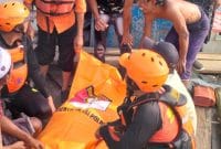 Korban saat di evakuasi oleh tim gabungan BPBD Kabupaten Sampang