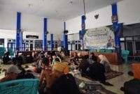 DPD BNPM Sampang saat gelar safari sosial pengubatan Alternatif gratis yang berlangsung di kantor balai kecamatan Camplong