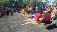 Para peserta lomba saat mengimuti lomba gerak jalan
