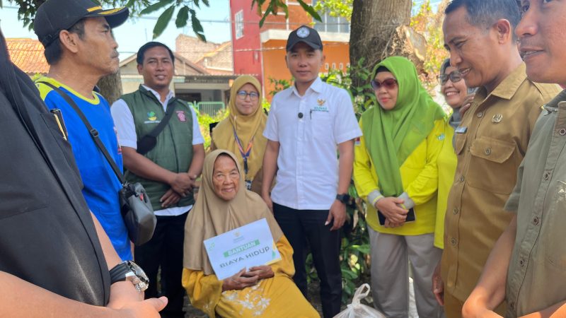 Nenek Supradani pensiunan guru hidup sebat angkara