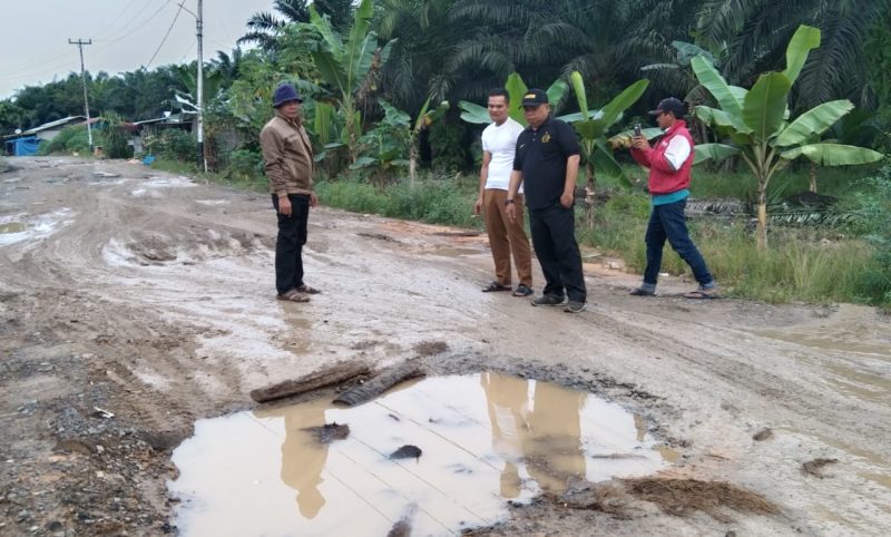 Kondisi jalan yang rusak DPR turun langsung