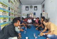 Sejumlah anggota PWI Kabupaten Sampang, Jawa Timur saat melaksanakan rapat persiapan Konferensi PWI Sampang Ke-6 beberapa waktu lalu.